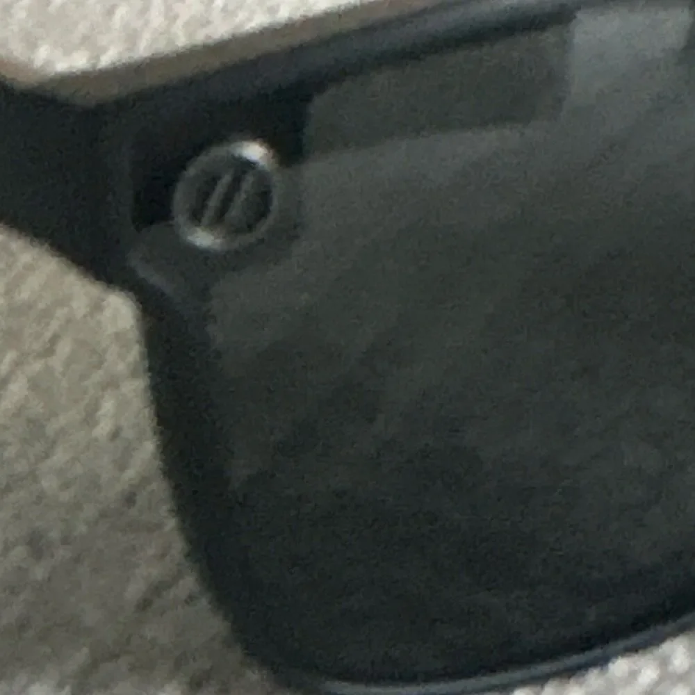 Blenders Prime Cat eye Blenders Sunglasses Black Lenses polarized w/  case